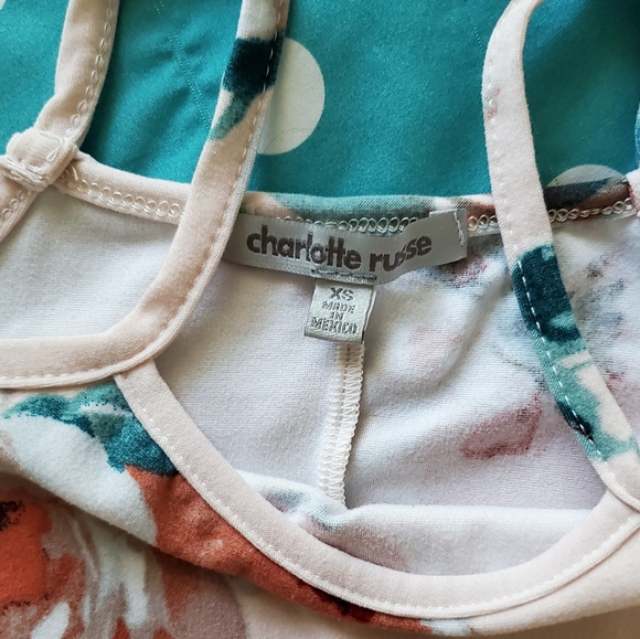 CR Cold-Shoulder Top - Picture 2 of 4